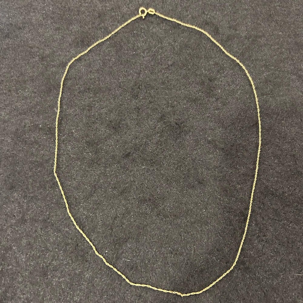 10k Delicate Yellow Gold Twist Chain Necklace - Approximately 18”